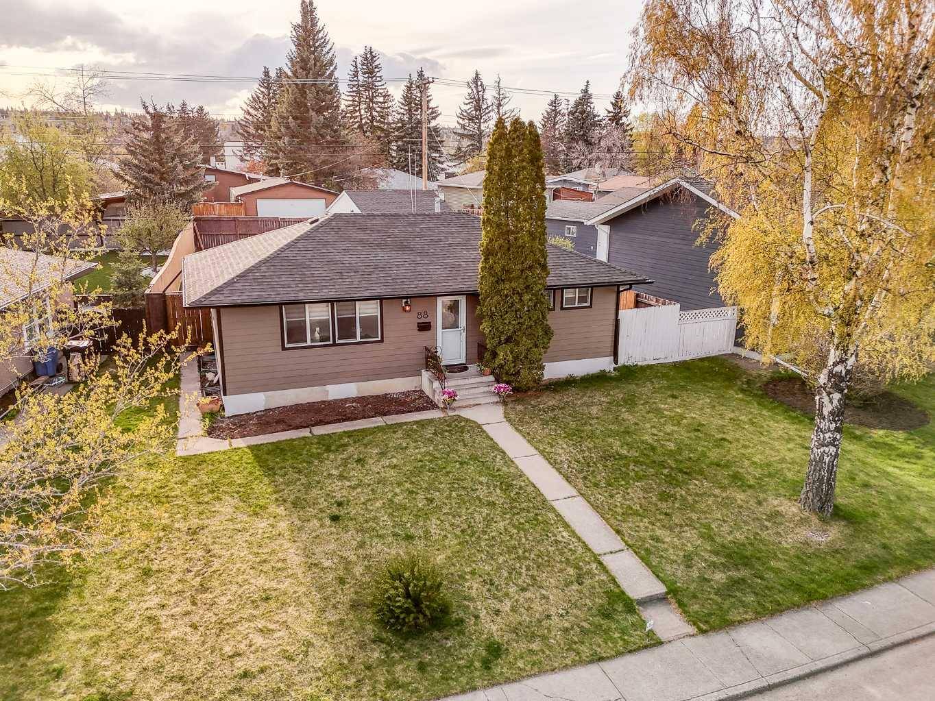 Calgary, AB T3E 4L6,88 Glenpatrick DR Southwest