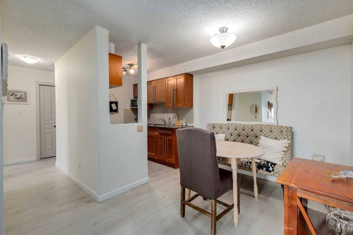 Calgary, AB T3H 1B8,6400 Coach Hill RD SW #511