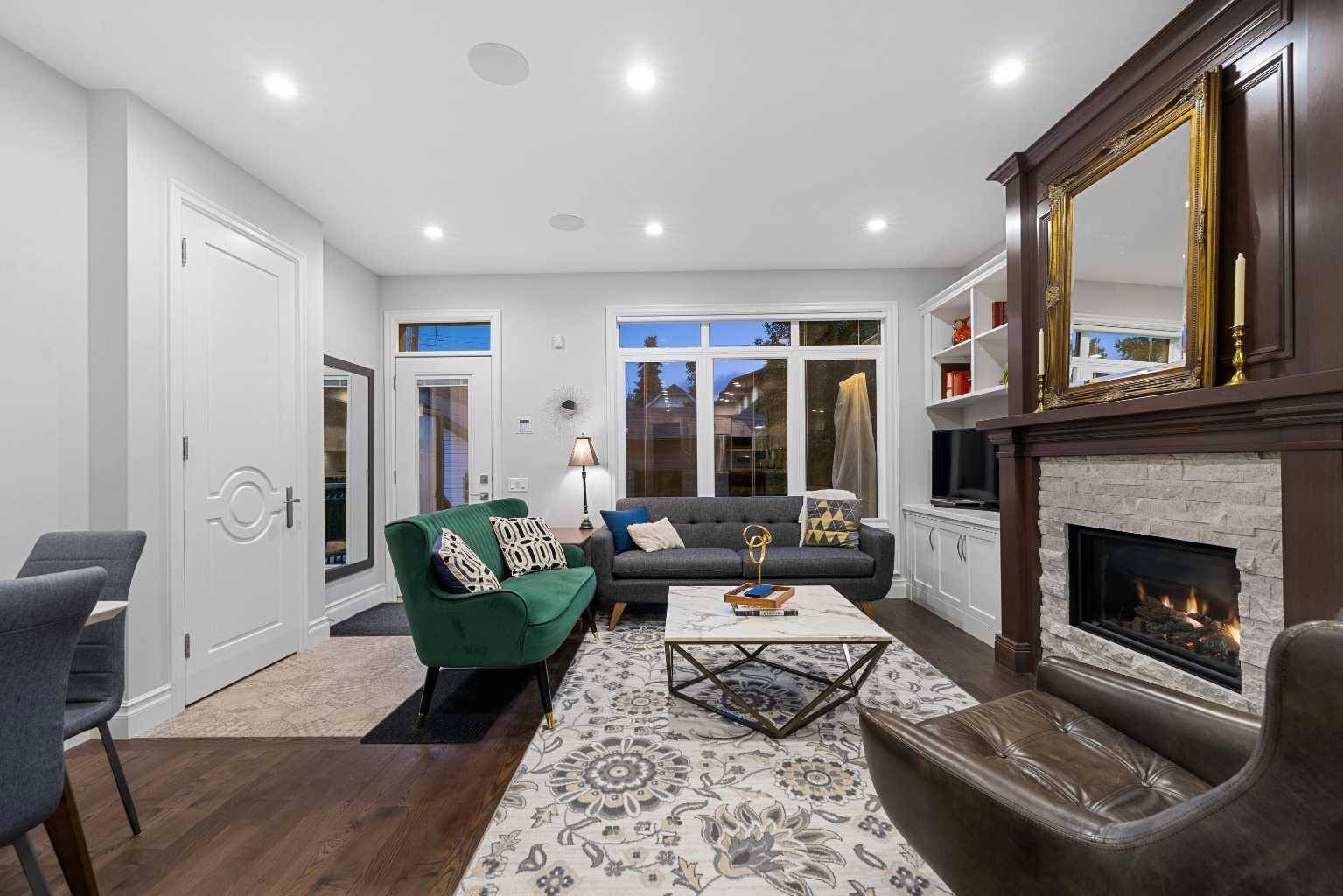 Calgary, AB T2N 1R2,922 5 ST Northwest