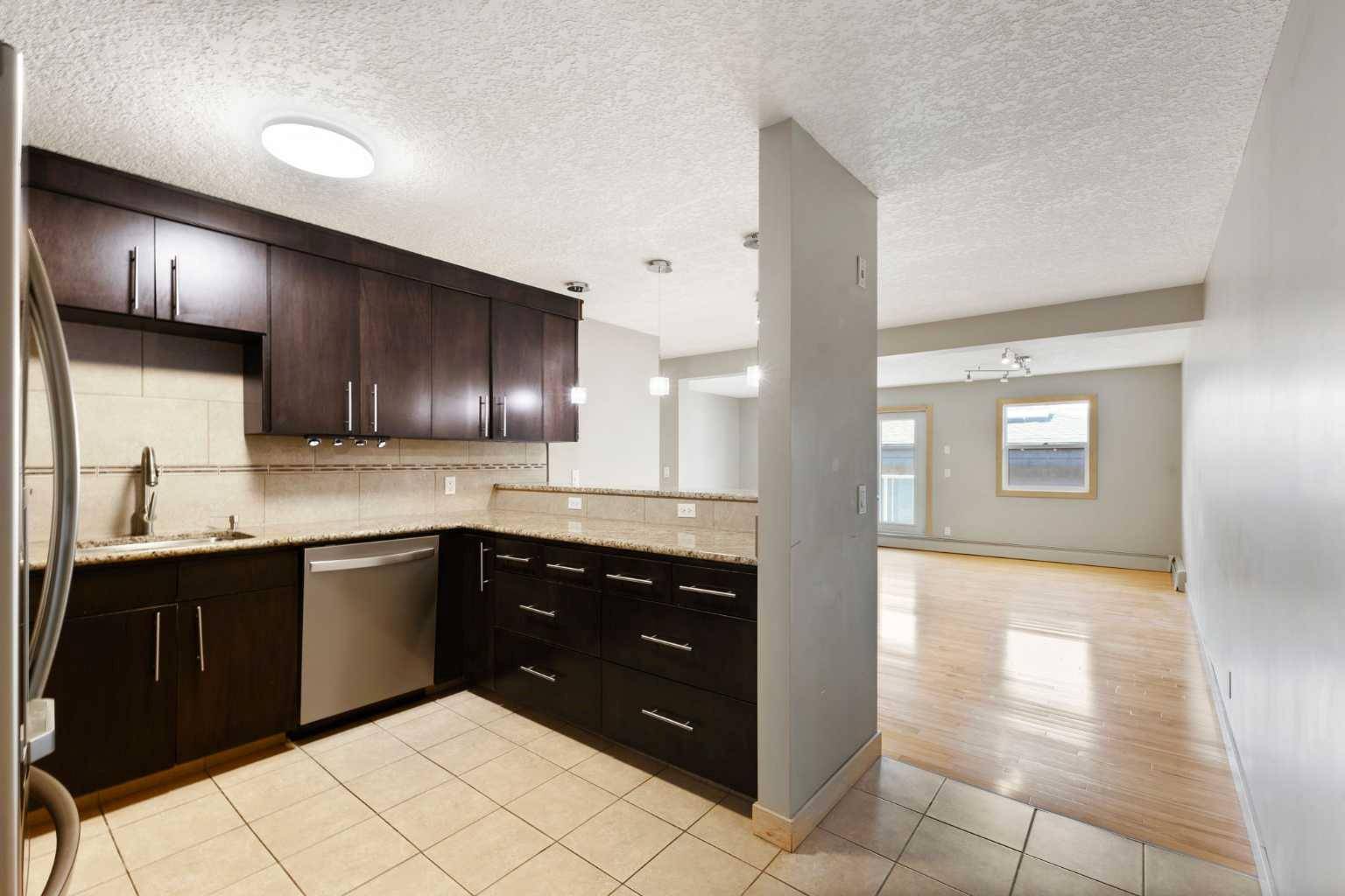 Calgary, AB T2T 2E1,2010 35 AVE Southwest #302