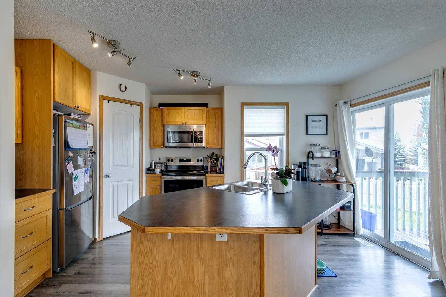 Calgary, AB T2Y 0C9,190 Everoak GDNS SW
