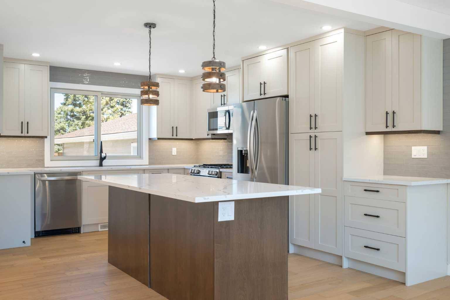 Calgary, AB T2W 1N9,924 Canna CRES SW
