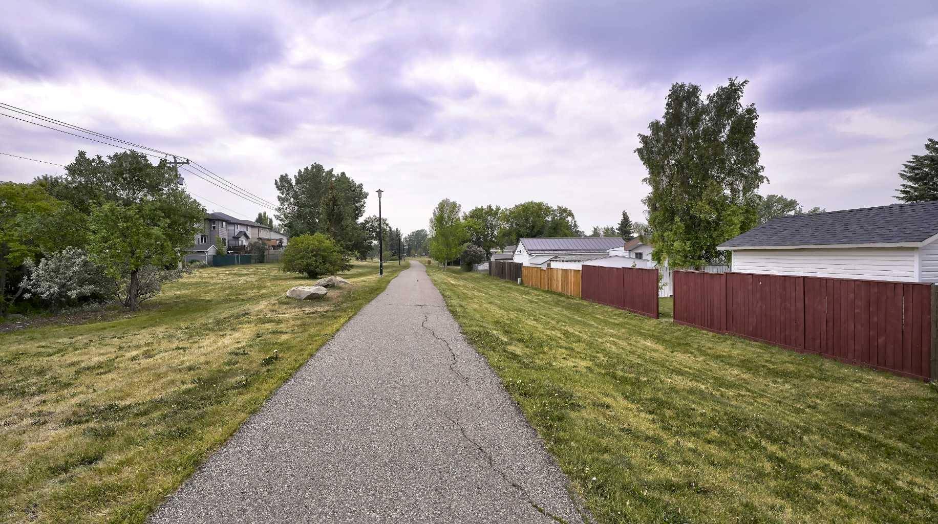 Airdrie, AB T4A 1E9,112 Spring Haven Close Southeast