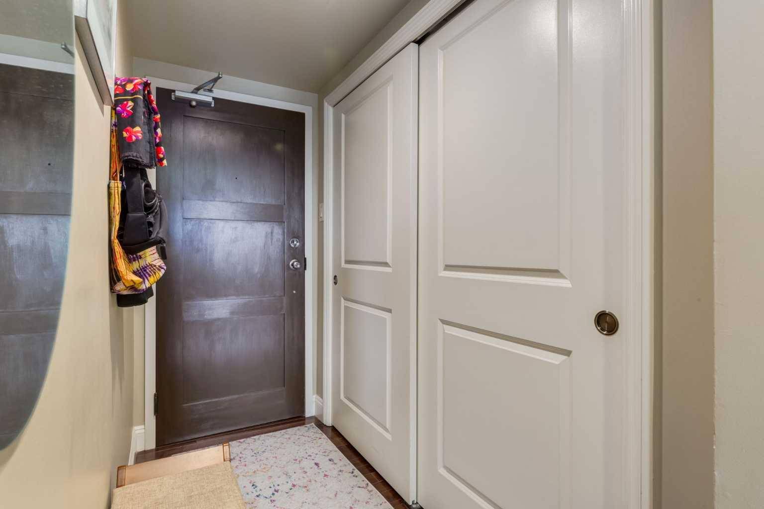 Calgary, AB T2R 0N3,733 14 AVE Southwest #706