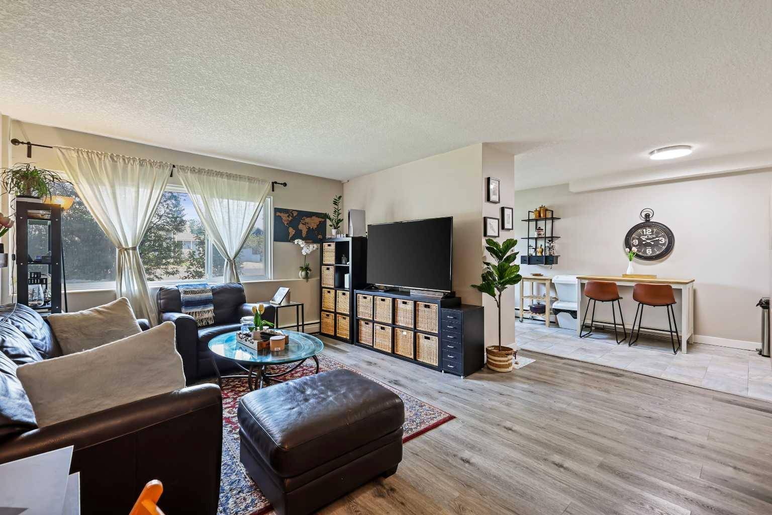 8239 Elbow DR Southwest #226, Calgary, AB T2K 1K6