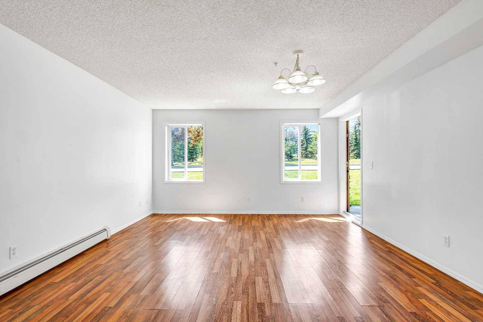 Calgary, AB T2Y 4K4,1000 Somervale CT Southwest #109