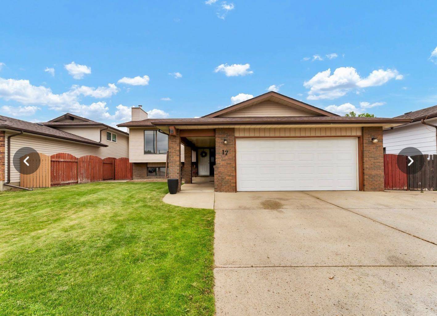 17 Carry CT SE, Medicine Hat, AB T1B 3Y2