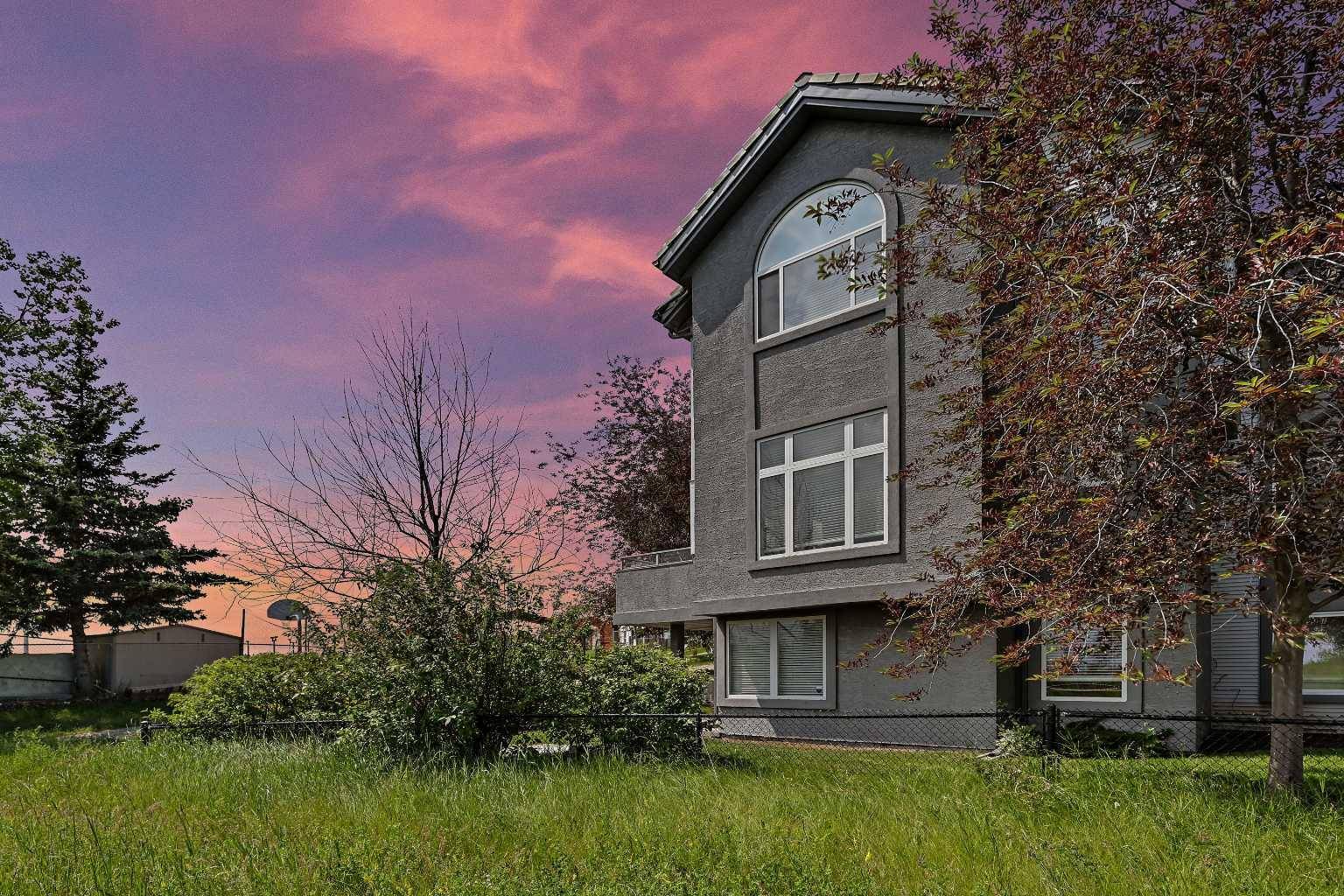 Calgary, AB T3H 3P9,5616 14 AVE Southwest #1
