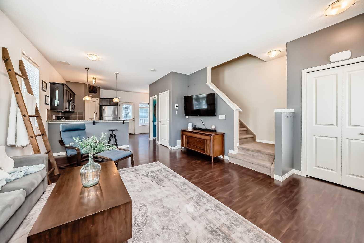 Airdrie, AB T4B0W1,1001 8 ST NW #801
