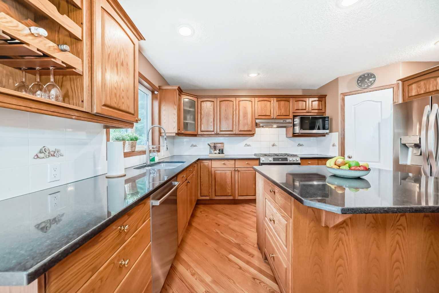 Calgary, AB T2Z 2L3,315 Mountain Park DR Southeast