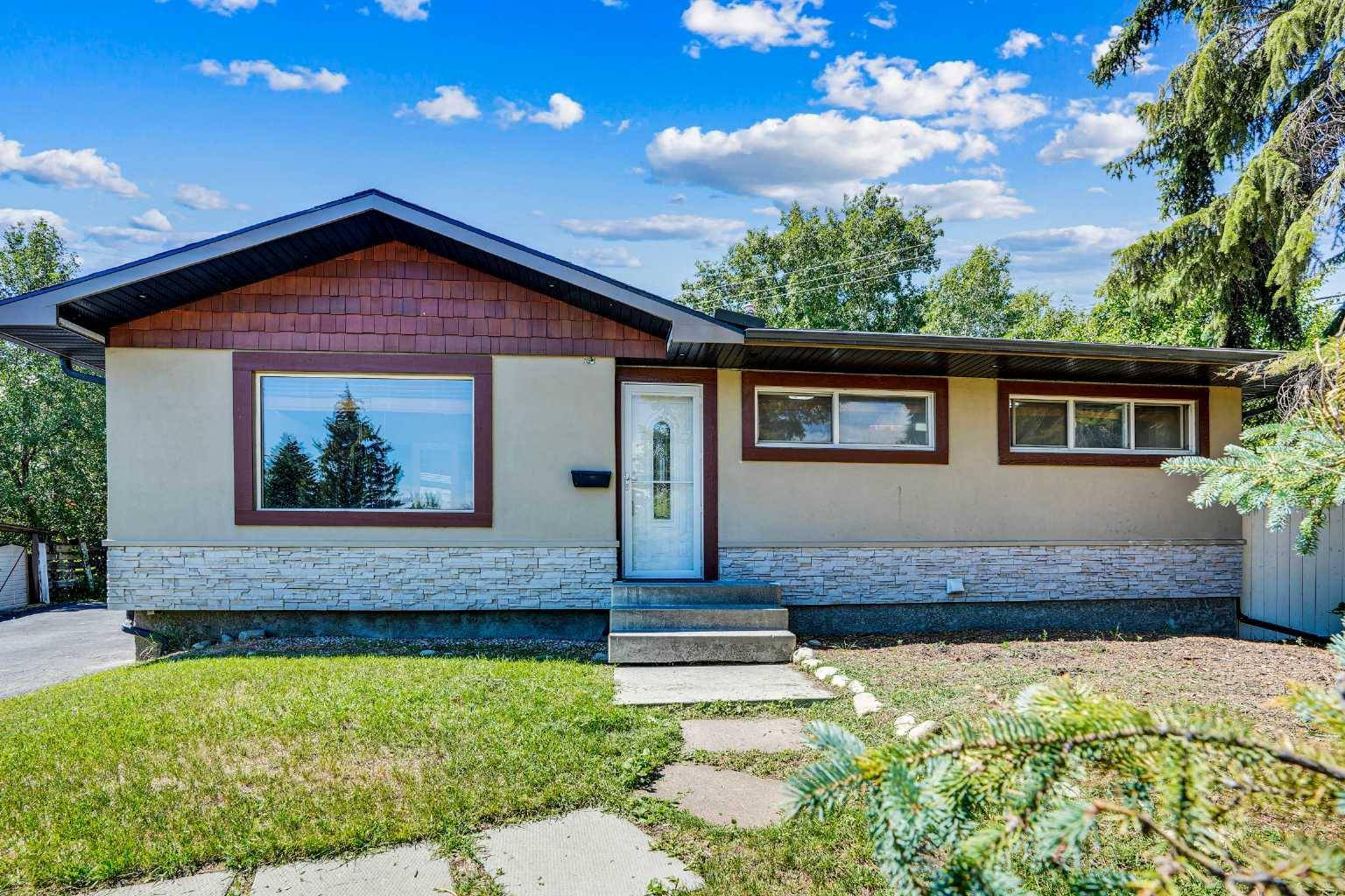 52 Harrow CRES Southwest, Calgary, AB T2V 3A9