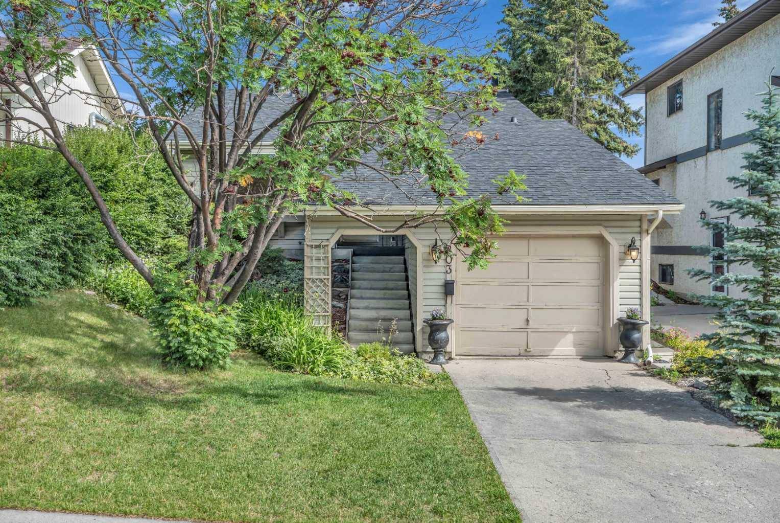 Calgary, AB T3A 2Y3,203 Edgeland RD Northwest