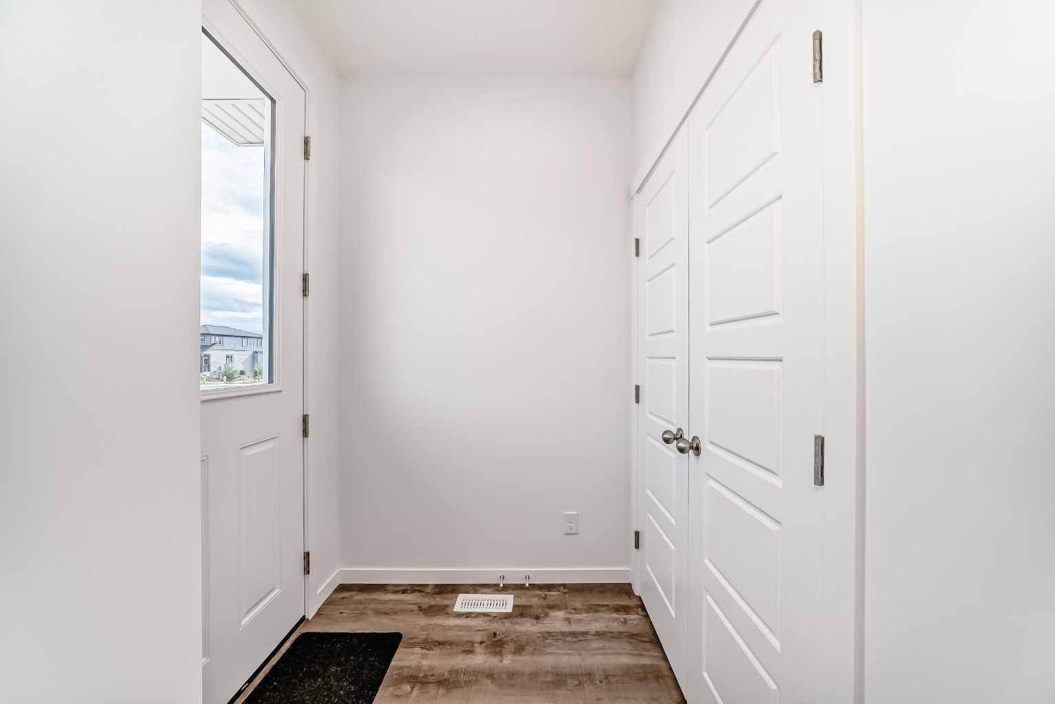Okotoks, AB T1S5X2,72 Wedderburn Drive