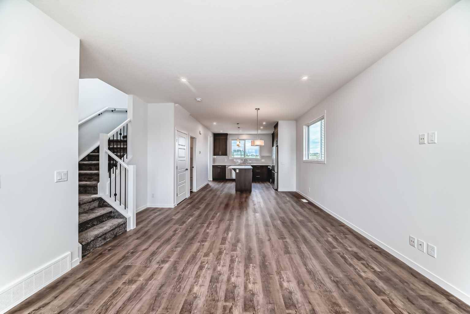 Okotoks, AB T1S5X2,72 Wedderburn Drive