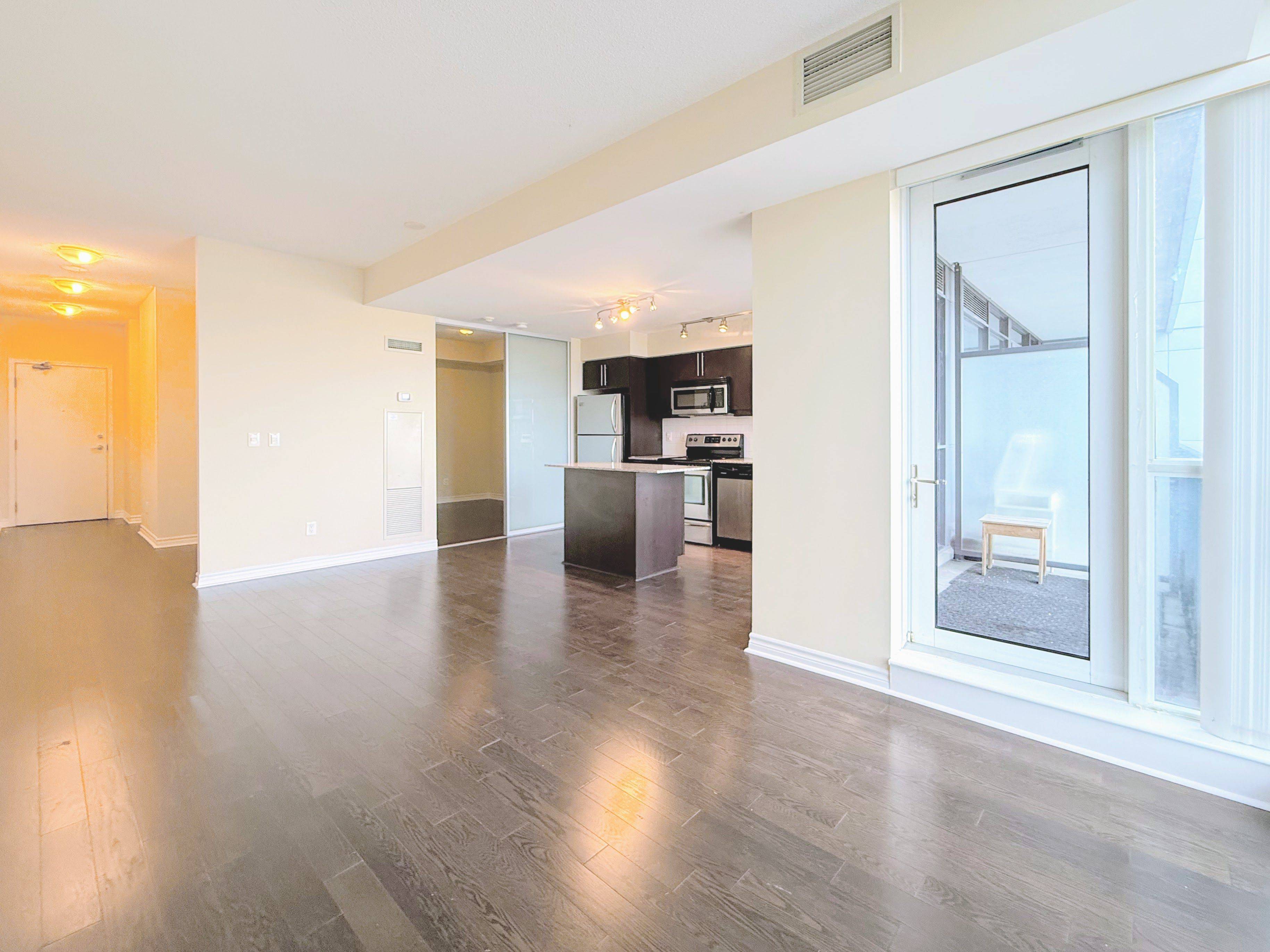 Toronto C15, ON M2K 0A3,2885 Bayview AVE #638