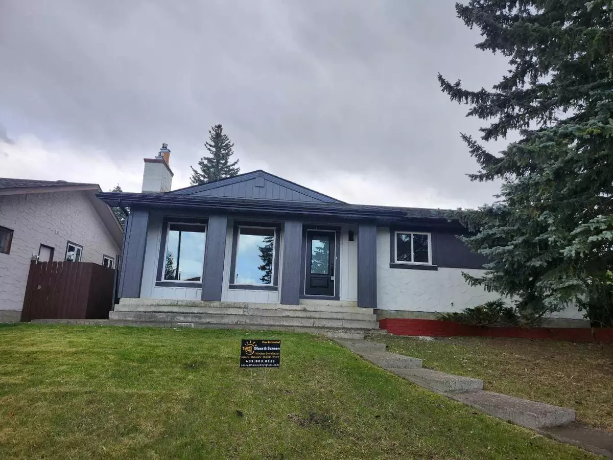 Calgary, AB T2W 2J8,471 Cedarpark DR Southwest