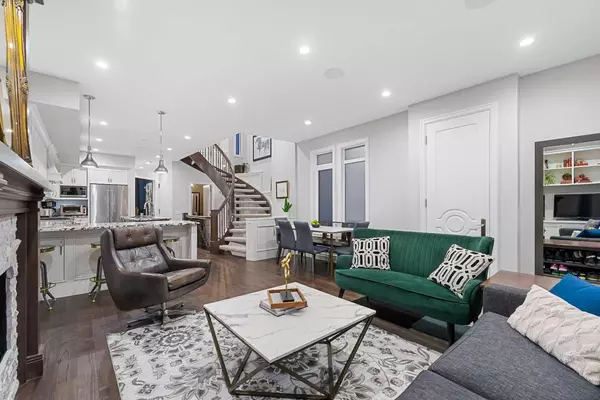 Calgary, AB T2N 1R2,922 5 ST NW