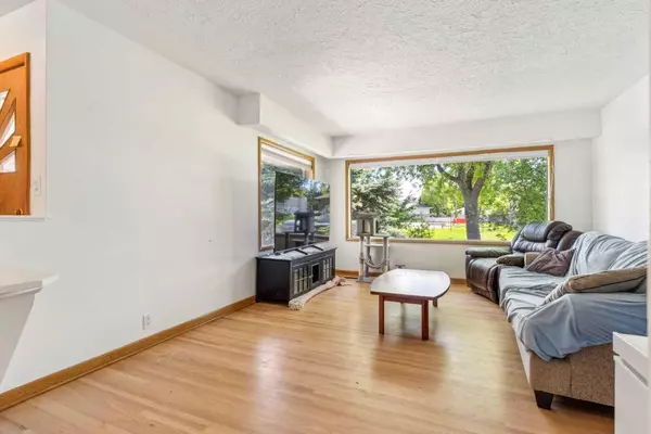 Calgary, AB T2E 5M6,1448 Richland RD NE
