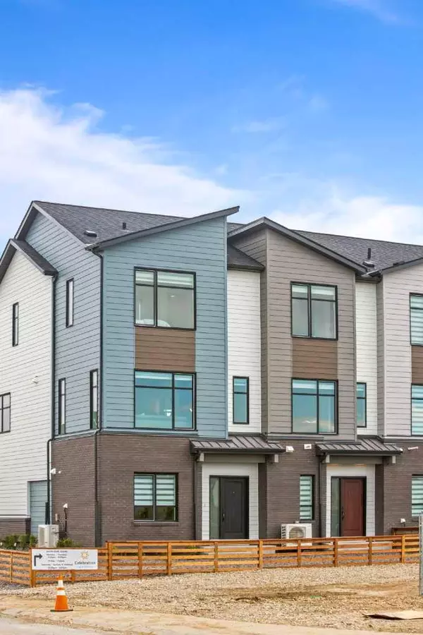 Calgary, AB T3M 3W9,903 Mahogany BLVD #81
