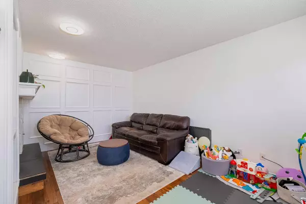 Calgary, AB t2w4n1,16 Woodglen Close Southwest