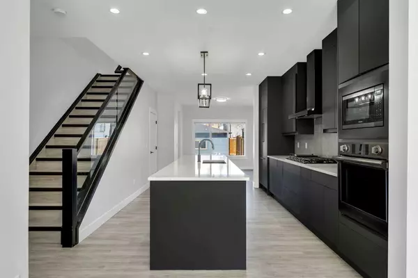 Calgary, AB T2A 0J9,2836 14 AVE Southeast