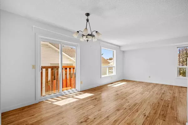 Calgary, AB T2K6J3,51 Hunterhorn CRES Northeast