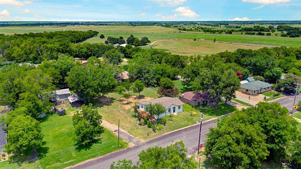 803 E 9th Street E, Kemp, TX 75143