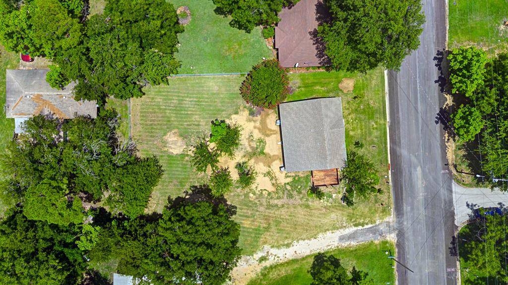 Kemp, TX 75143,803 E 9th Street E