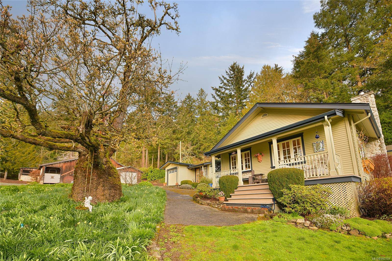 1129 Hillgrove Rd, North Saanich, BC V8L 5R8
