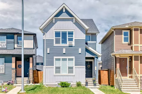 Calgary, AB T3N 1X4,125 Corner Ridge Mews NE
