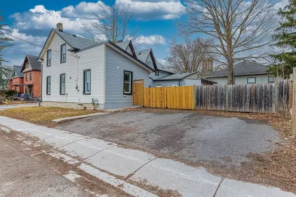Peterborough Central, ON K9H 2R1,284 Brock ST