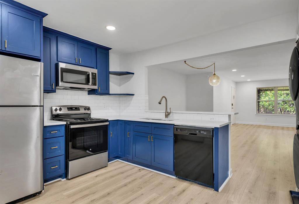 7718 Royal Lane #214, Dallas, TX 75230