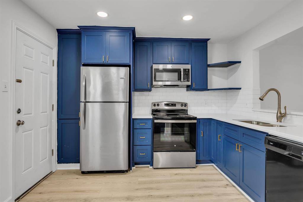 Dallas, TX 75230,7718 Royal Lane #214