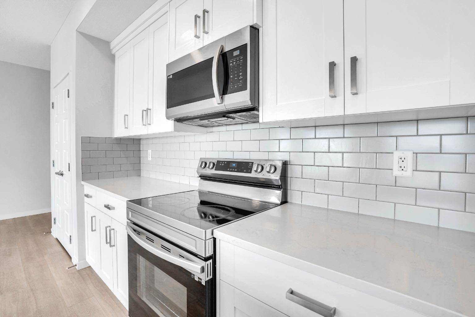Calgary, AB T3M 3T1,220 Seton GRV Southeast #3402