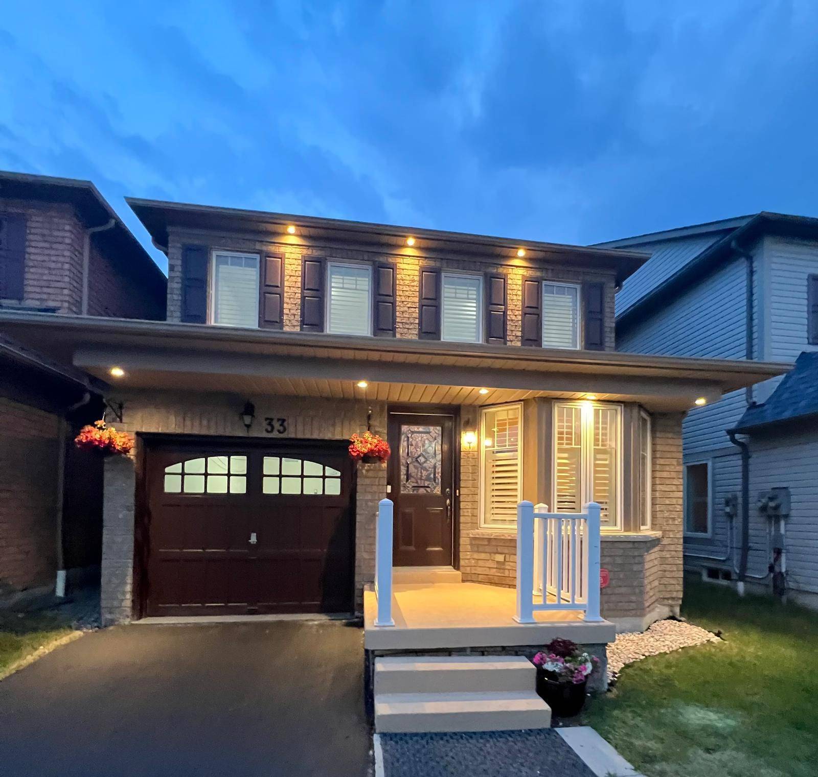 33 Donlevy CRES, Whitby, ON L1R 0B9