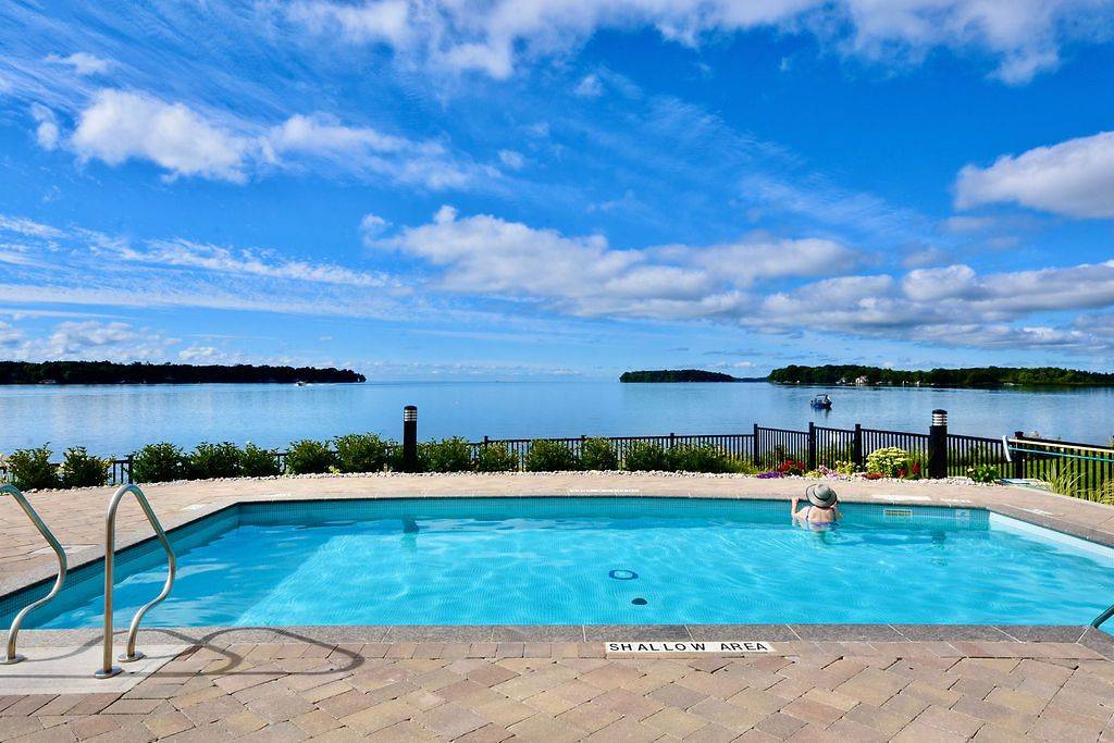 Orillia, ON L3V 1C6,80 Orchard Point RD #501