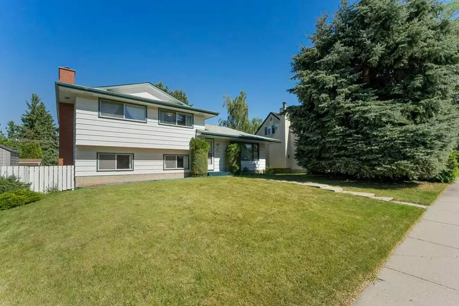 980 Canaveral CRES Southwest, Calgary, AB T2W1N5