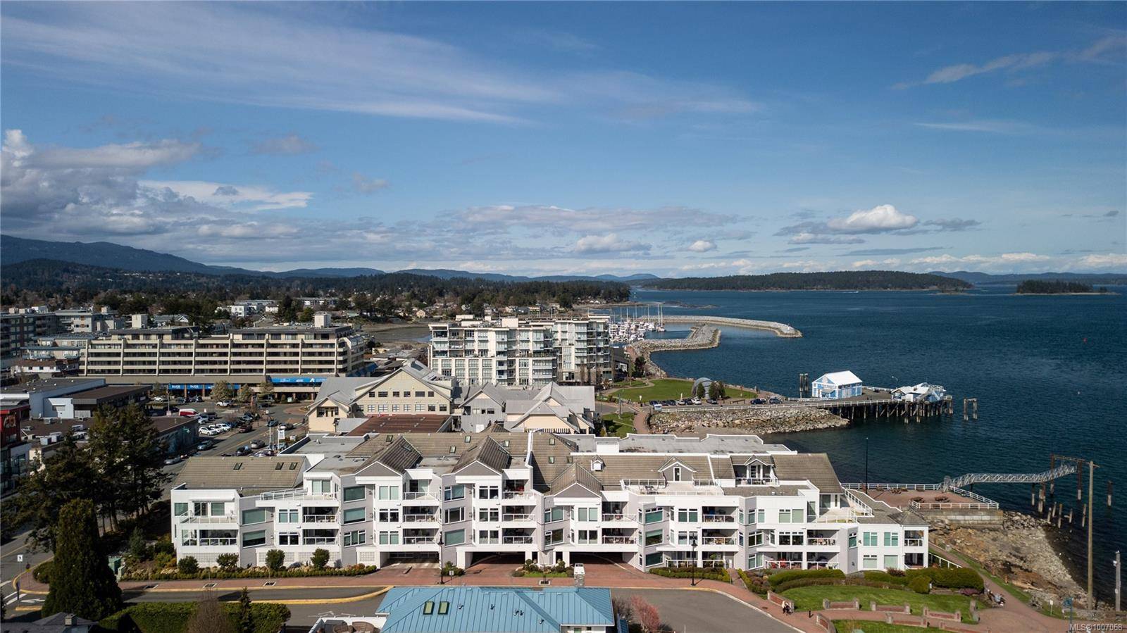 2550 Bevan Ave #202, Sidney, BC V8W 1L6