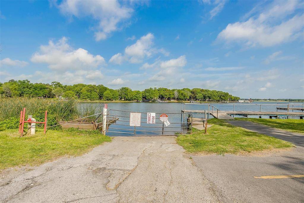 Alvarado, TX 76009,90 Live Oak Street