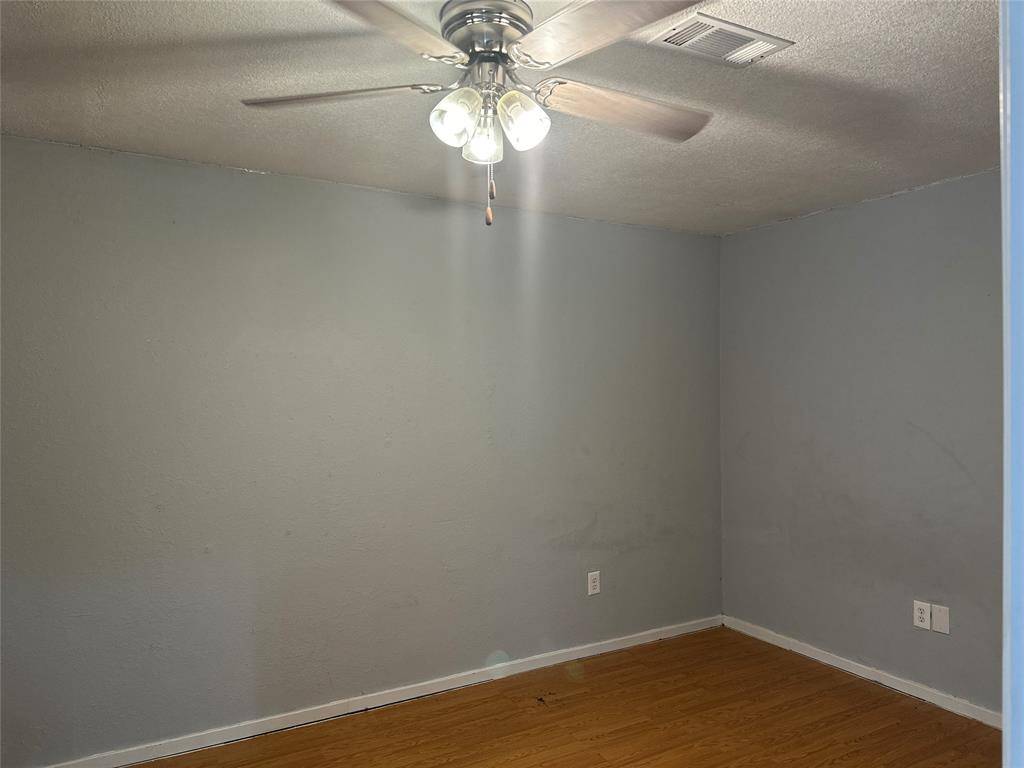 4601 Elm Ridge Lane, Garland, TX 75044