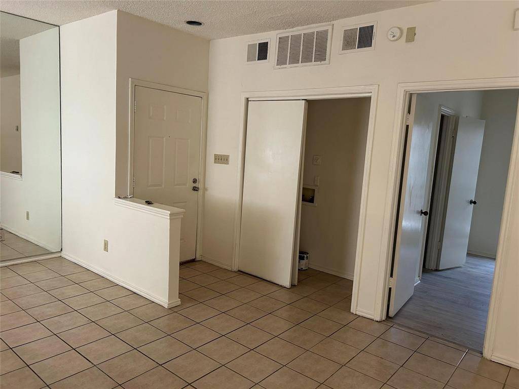 Dallas, TX 75243,9747 Whitehurst Lane #85
