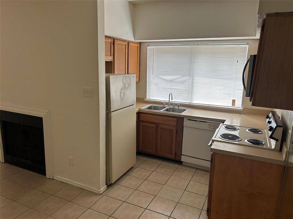 Dallas, TX 75243,9747 Whitehurst Lane #85