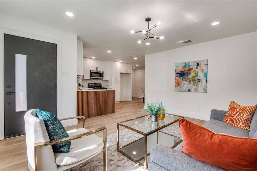 Dallas, TX 75232,7826 Woodshire Drive
