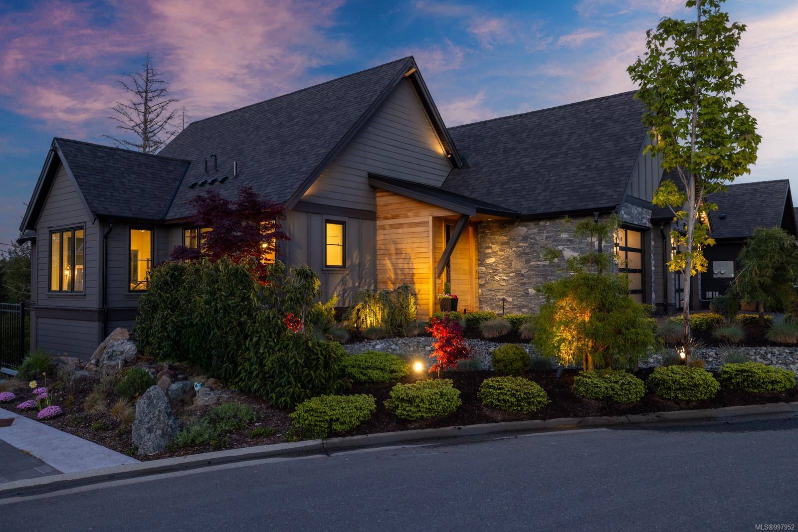 2046 Pinehurst Terr, Langford, BC V9B 0T4