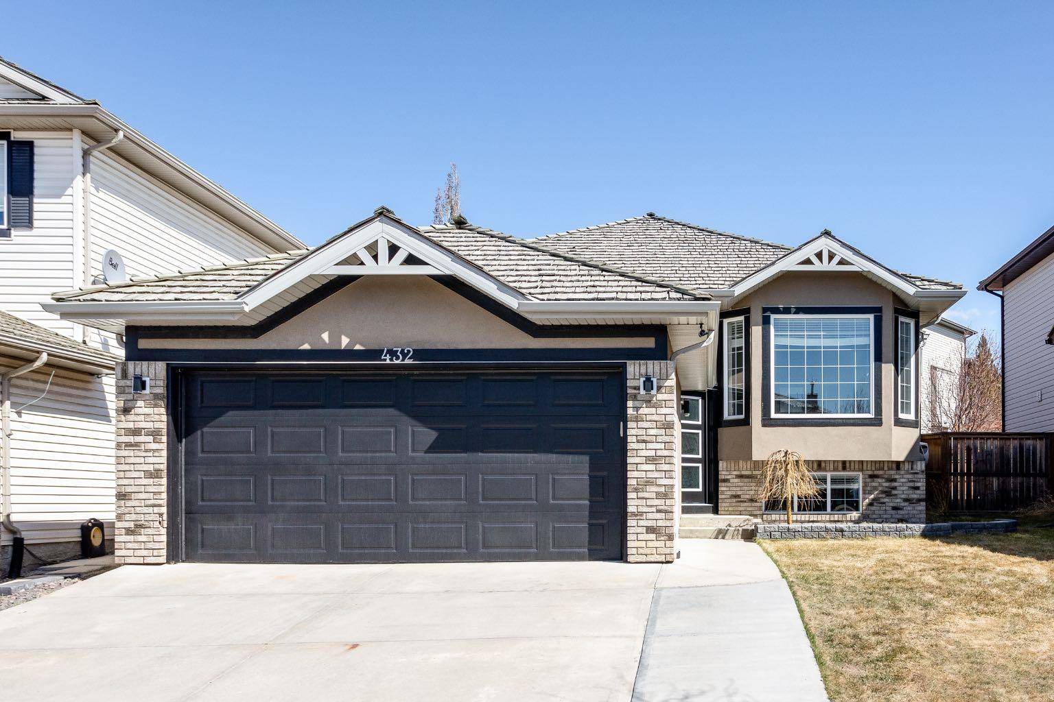 432 Rocky Ridge DR NW,  Calgary,  AB T3G 5C2