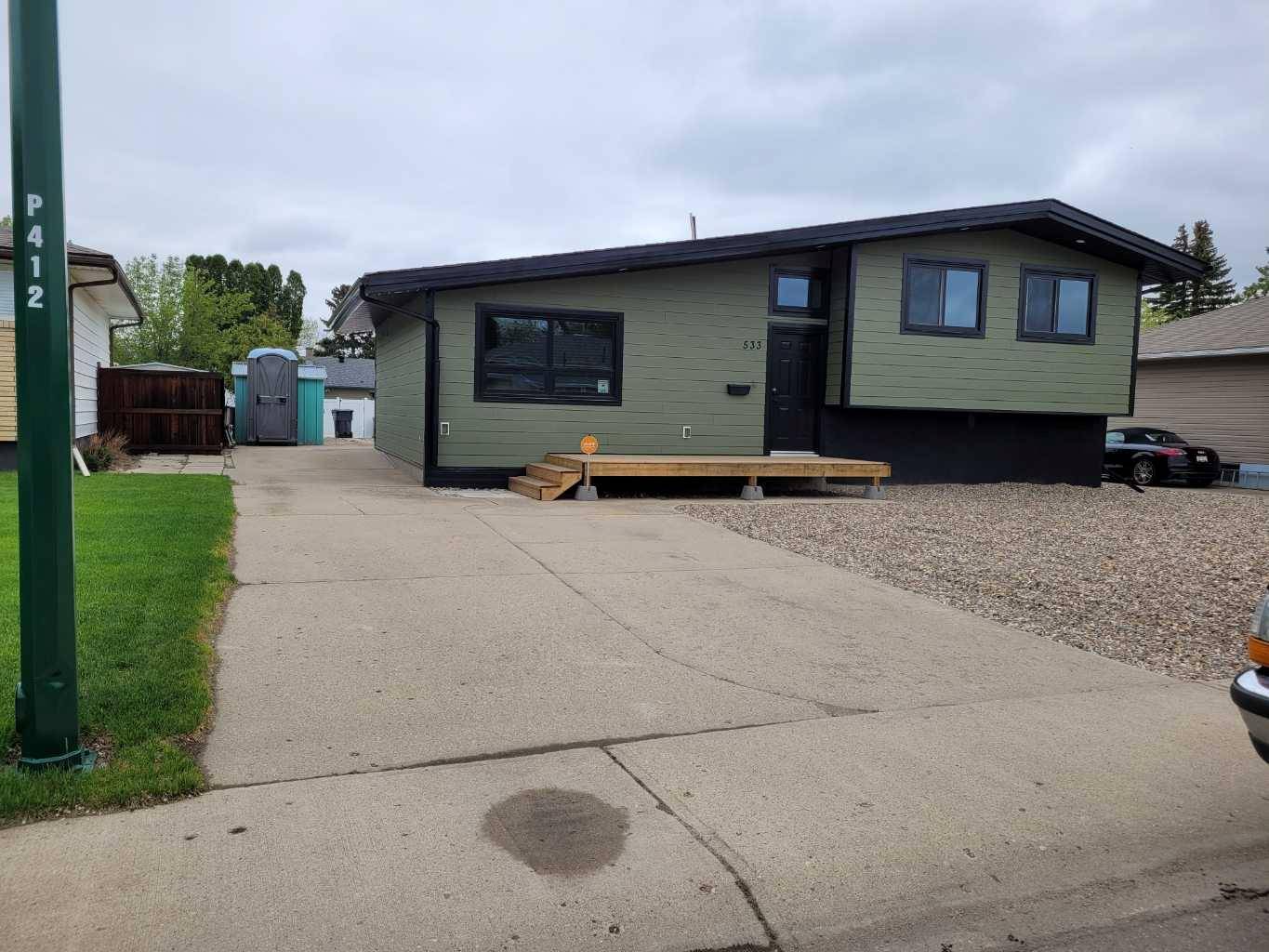 Medicine Hat, AB T1A 5P9,533 7 ST Northeast
