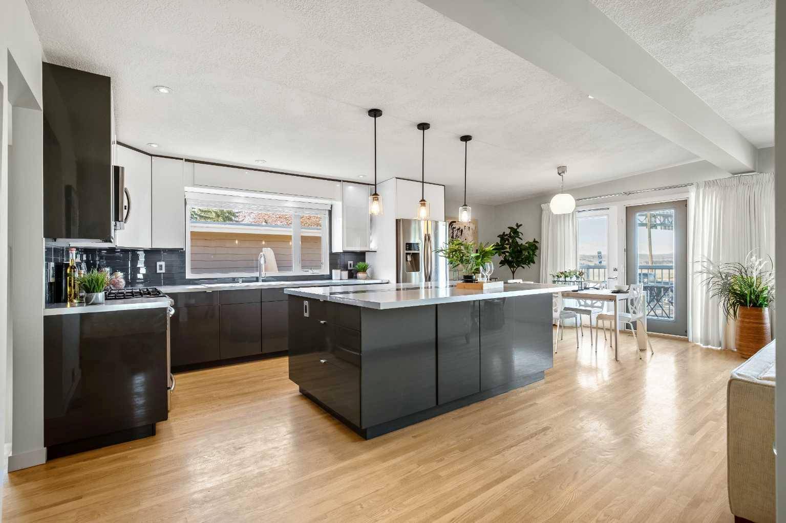 Calgary, AB T3E 5M5,5312 37 ST Southwest