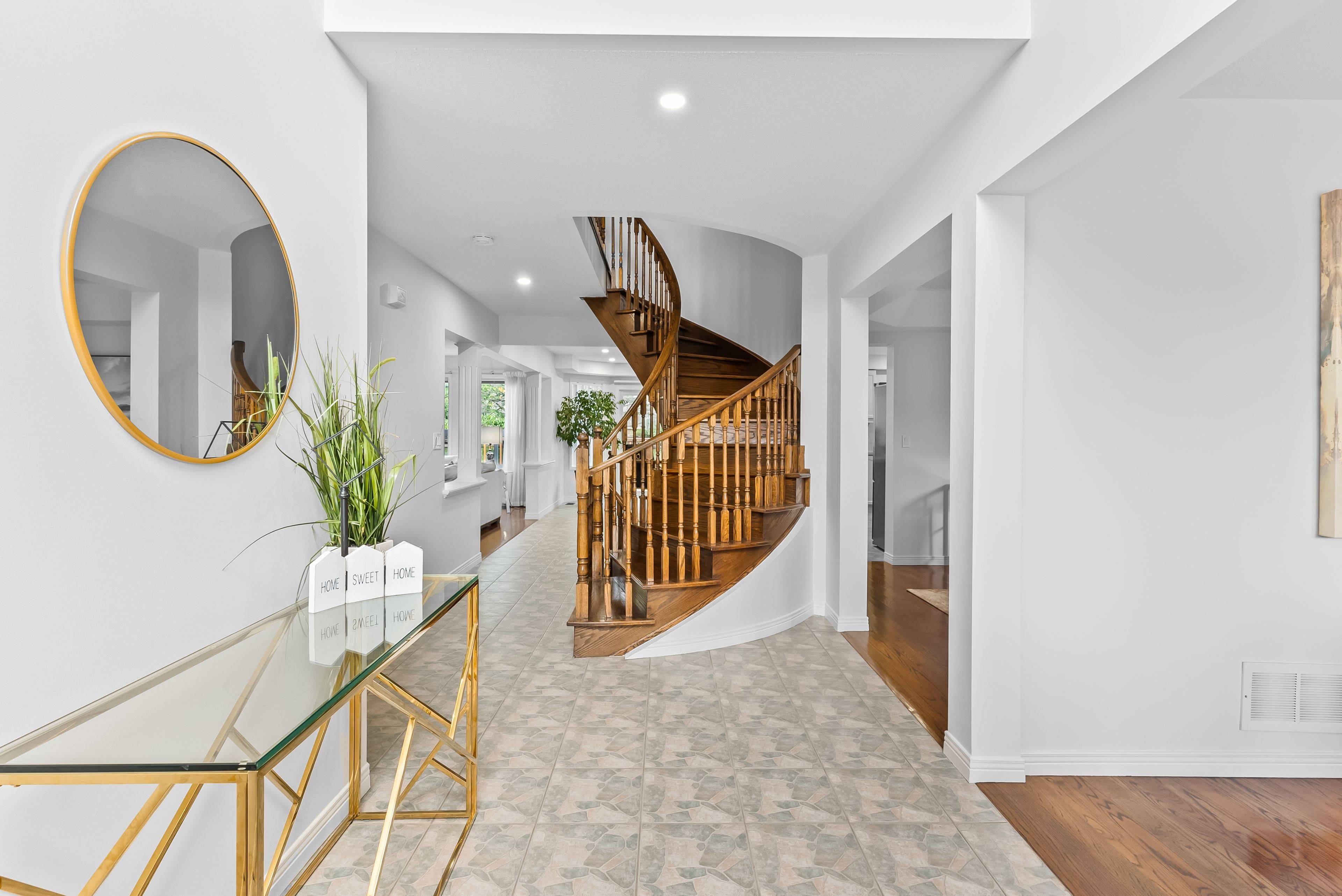 Whitby, ON L1R 2T7,27 Mac Carl CRES