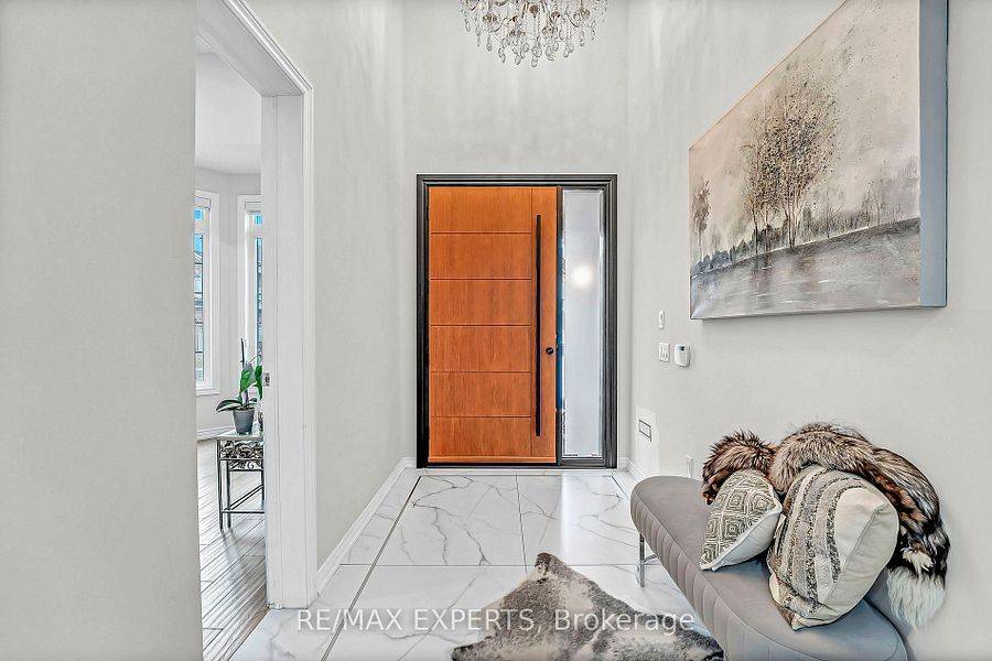 95 Selby CRES, Bradford West Gwillimbury, ON L3Z 0V3