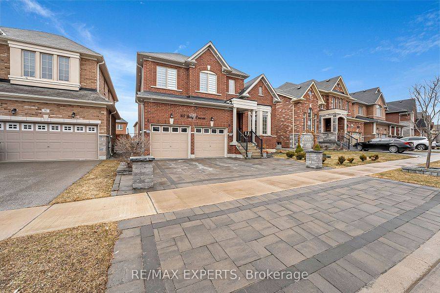 Bradford West Gwillimbury, ON L3Z 0V3,95 Selby CRES
